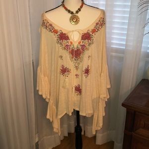 Entro!Boho Blouse with flutter sleeves